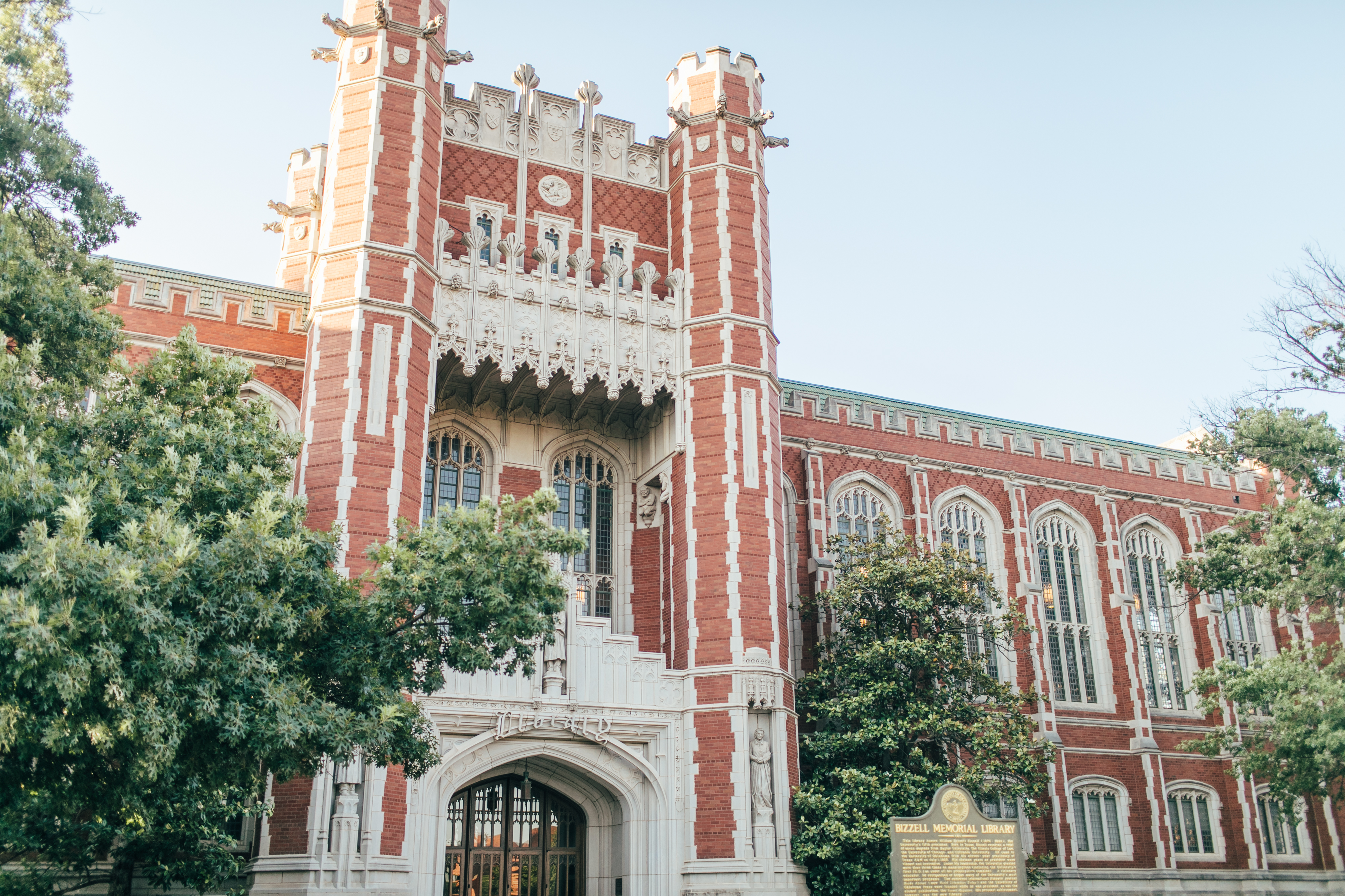 Photos of OU Campus - Bizzell Library in the summer